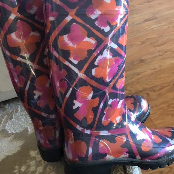 Burberry floral geometric Carleton rain boots 6 - Picture 3 of 8